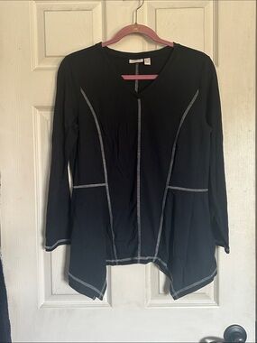 LOGO by Lori Goldstein Cotton Modal Seamed V-Neck Top size medium